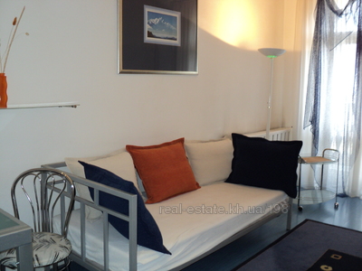 Rent an apartment, Stalinka, Sumskaya-ul, 128А, Kharkiv, id 102903