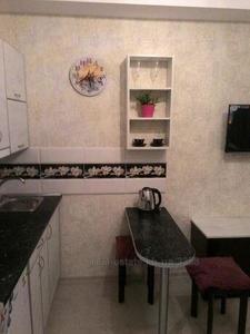 Rent an apartment, Stalinka, Korolenko-ul, 25, Kharkiv, id 130812