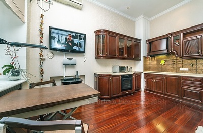 Vacation apartment, Streleckaya-ul, 12, Kyiv, id 198897